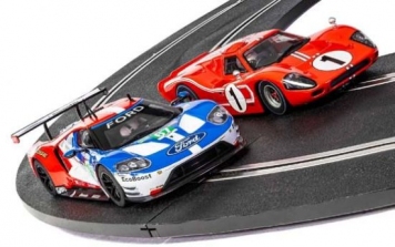 Scalextric 50 Years of Le Mans, Ford MkIV + Ford GT